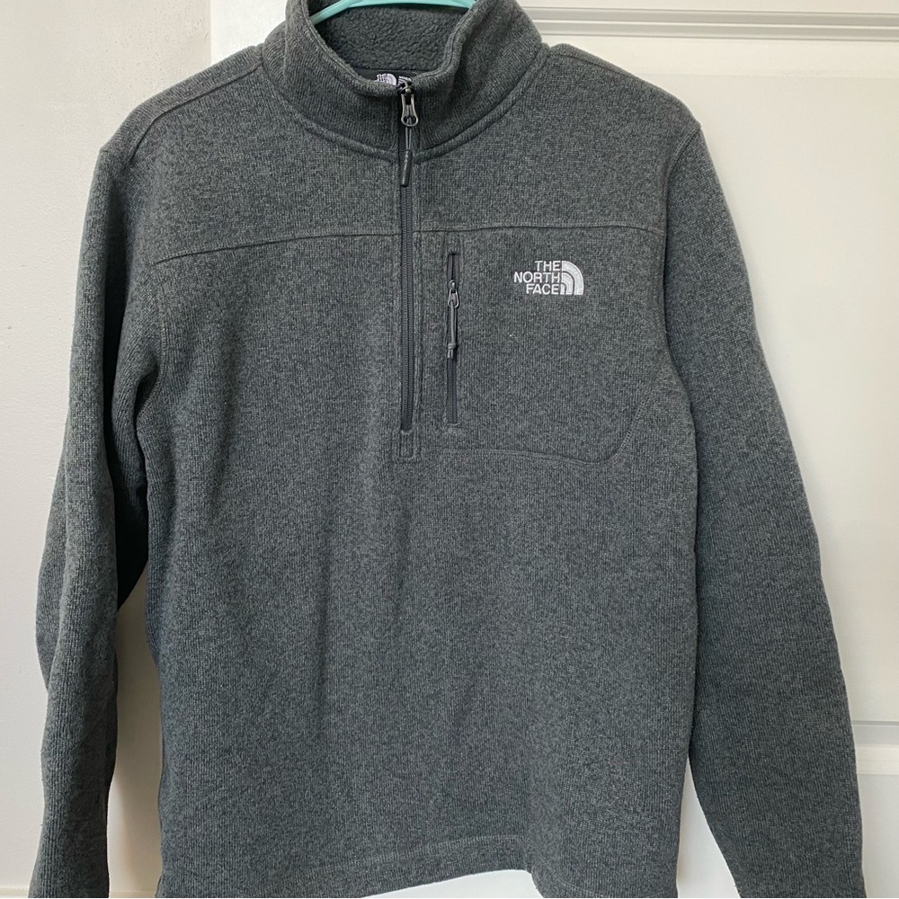 The North Face Men's Medium Gray Sweater 1/4 zip fleece pullover jacket